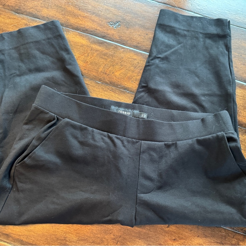 Torrid Black Cropped Dress Pants- Size 1XS